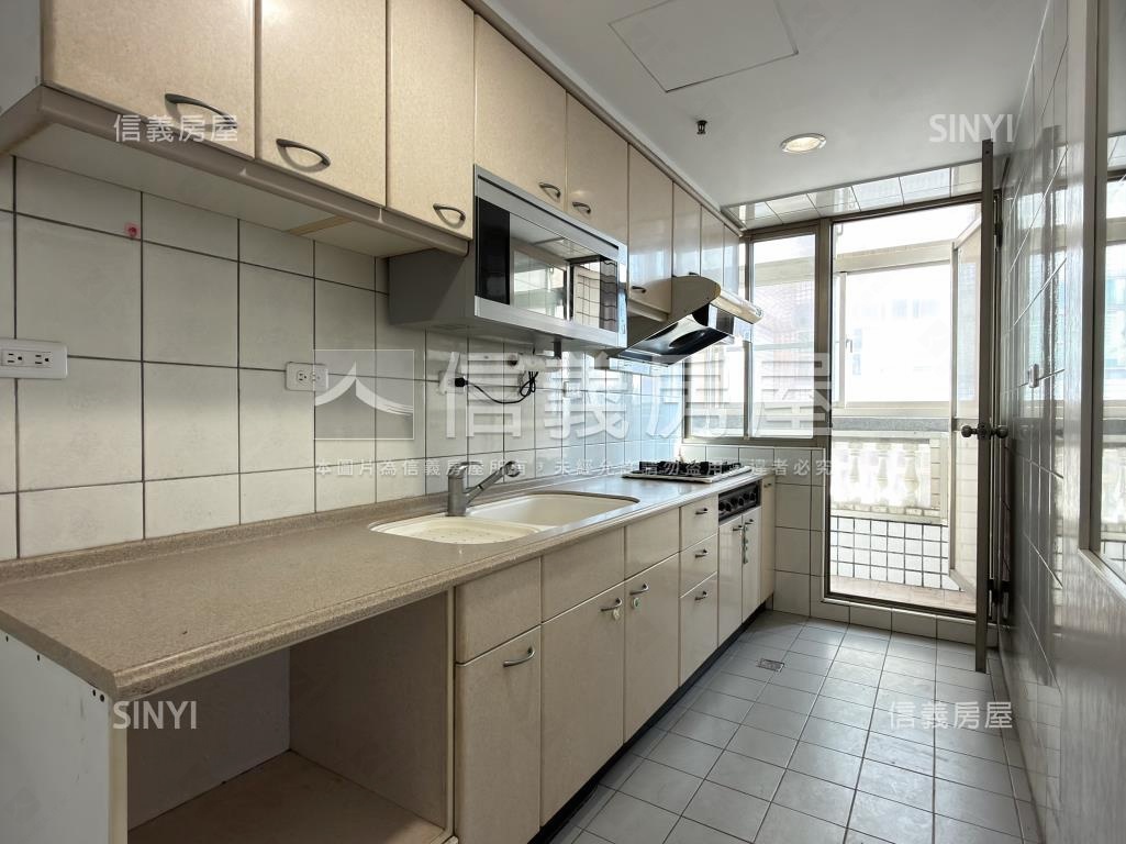 忠明翠堤四房平車大空間房屋室內格局與周邊環境