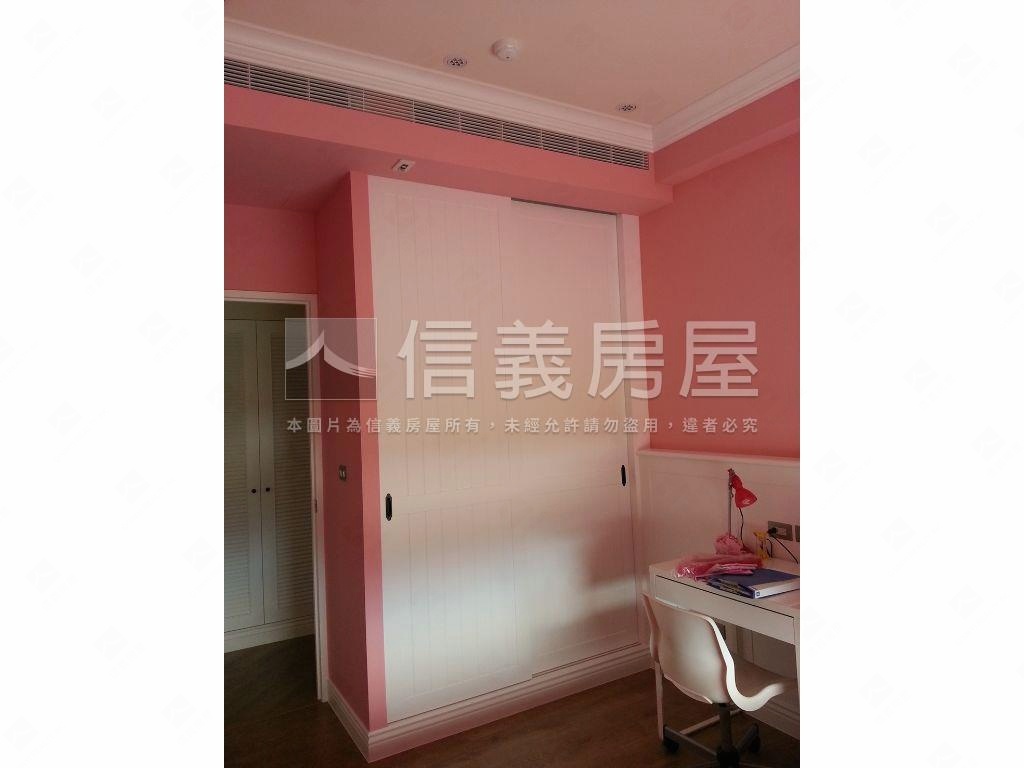 仰睦現代輕奢美４房房屋室內格局與周邊環境