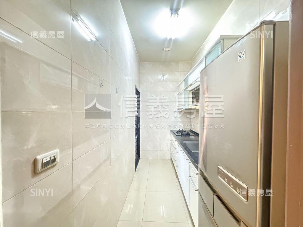 巨蛋商圈３房成家房屋室內格局與周邊環境