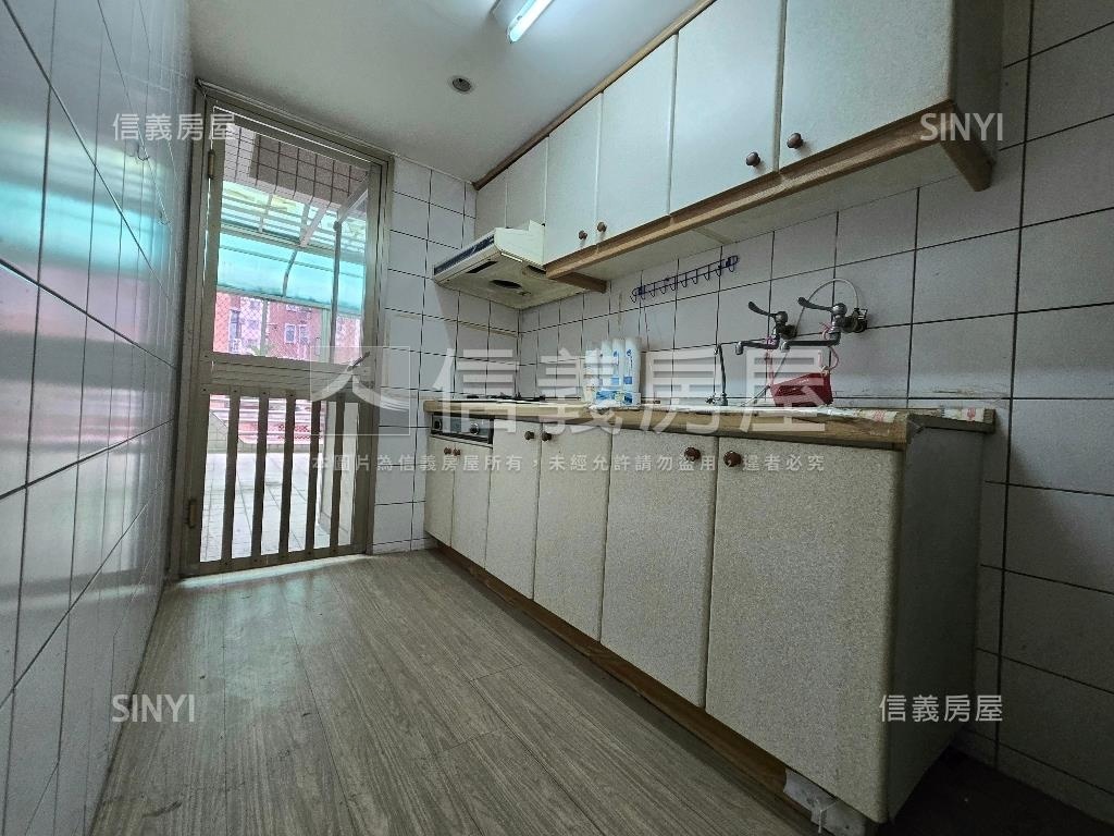 ⭐夯近未來漢神稀有露臺戶房屋室內格局與周邊環境