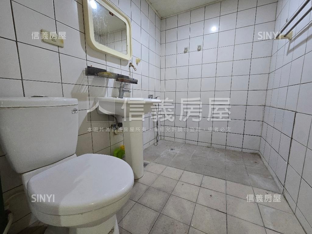 ⭐夯近未來漢神稀有露臺戶房屋室內格局與周邊環境