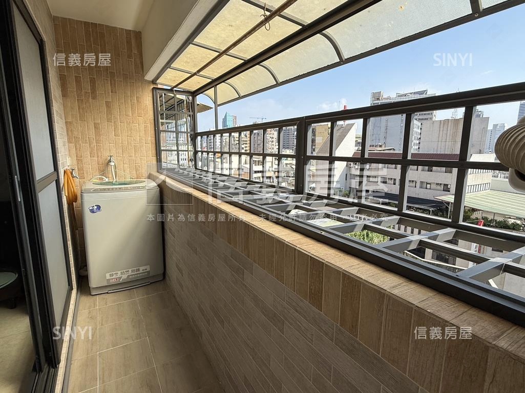 近捷運邊間採光大套房房屋室內格局與周邊環境