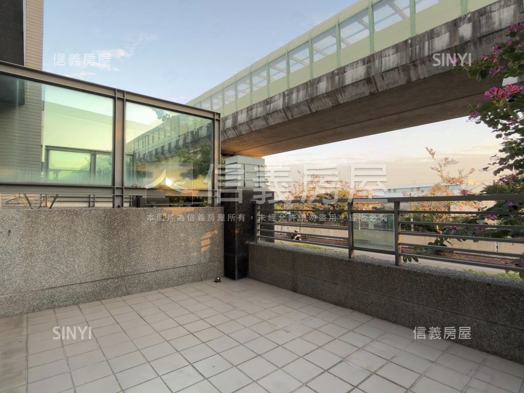 捷運旁臨路金店面房屋室內格局與周邊環境