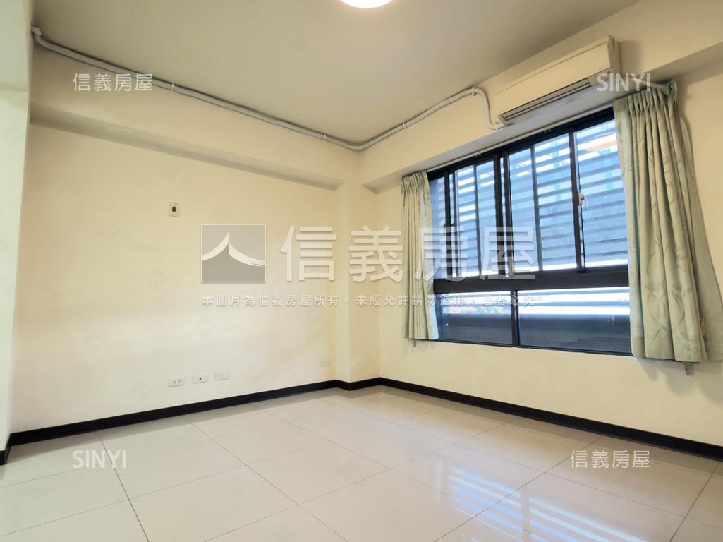 捷運旁臨路金店面房屋室內格局與周邊環境