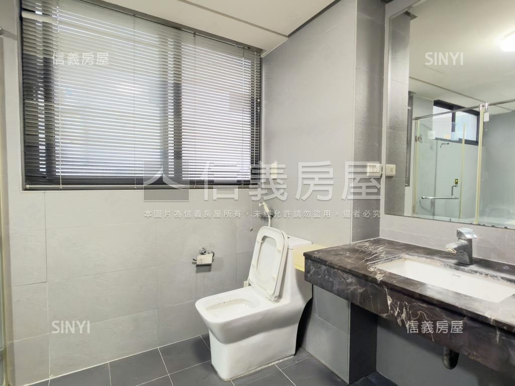 捷運旁臨路金店面房屋室內格局與周邊環境