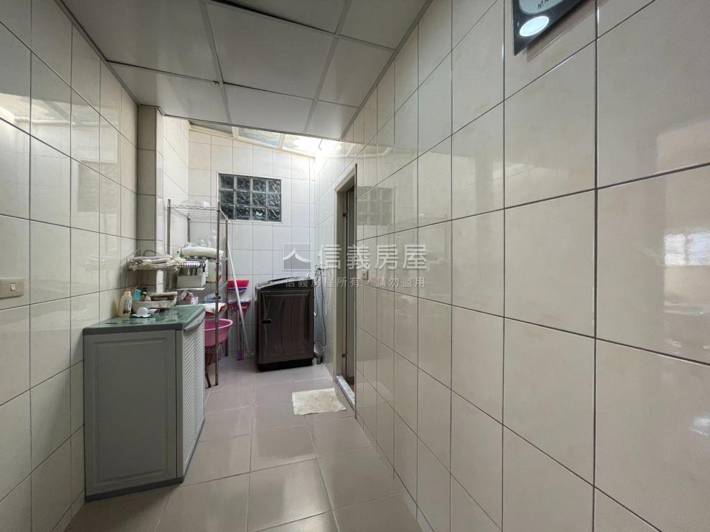 屯山國小平坦土地房屋室內格局與周邊環境