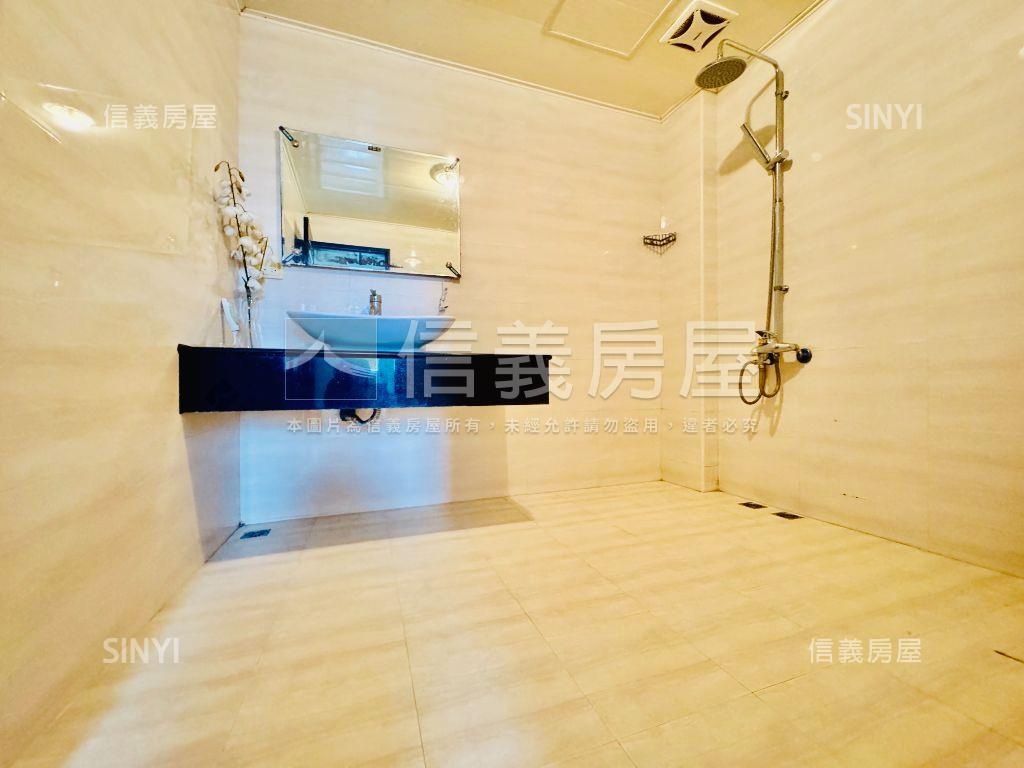 近八期秀泰雙車別墅房屋室內格局與周邊環境