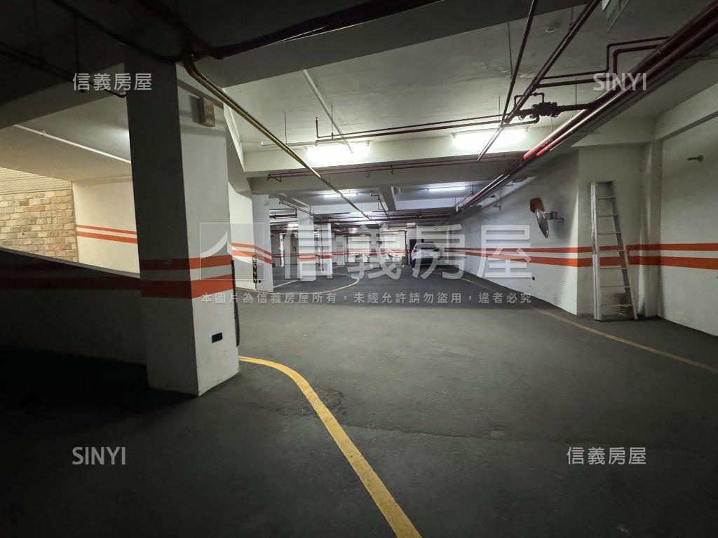 近八期秀泰雙車別墅房屋室內格局與周邊環境