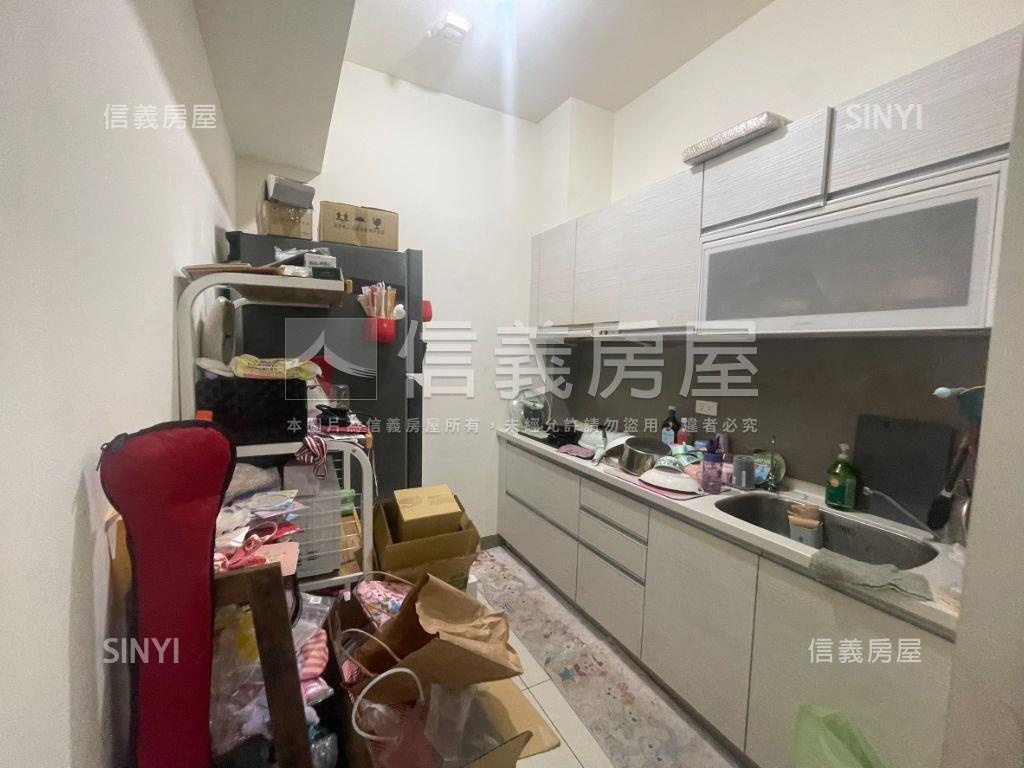 銳揚新世代兩房兩衛平車房屋室內格局與周邊環境
