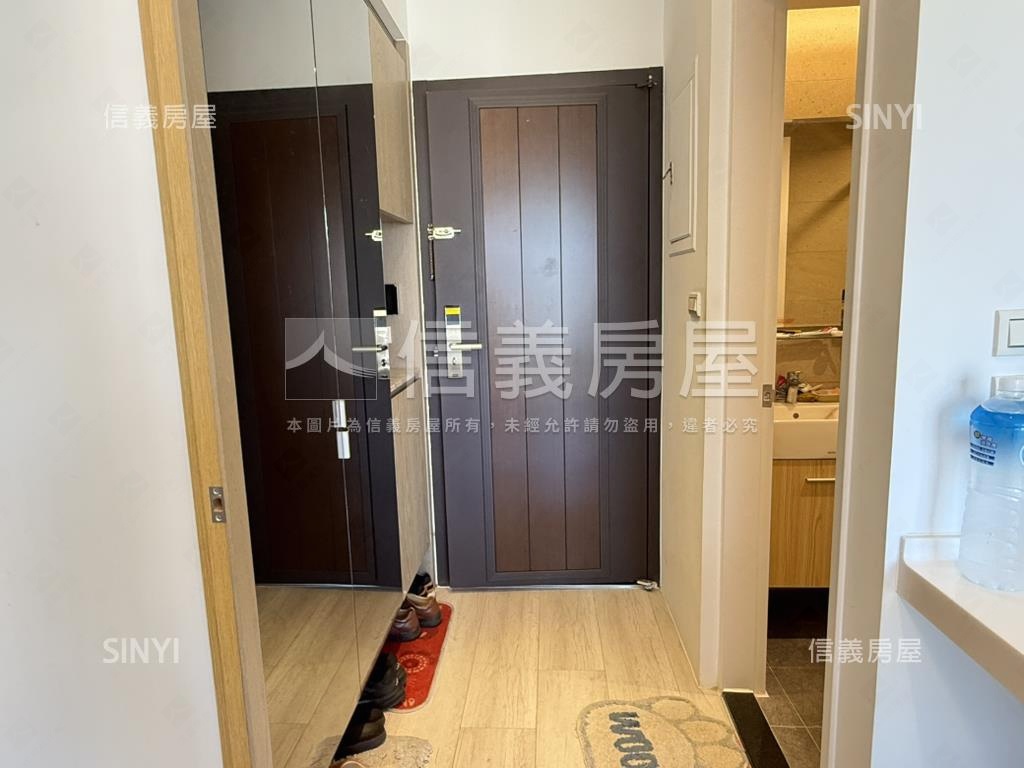 獨家。近捷運精裝美兩房房屋室內格局與周邊環境