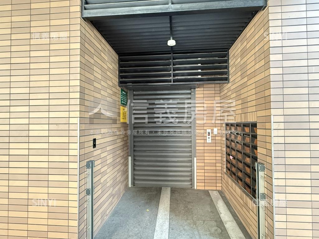 獨家。近捷運精裝美兩房房屋室內格局與周邊環境