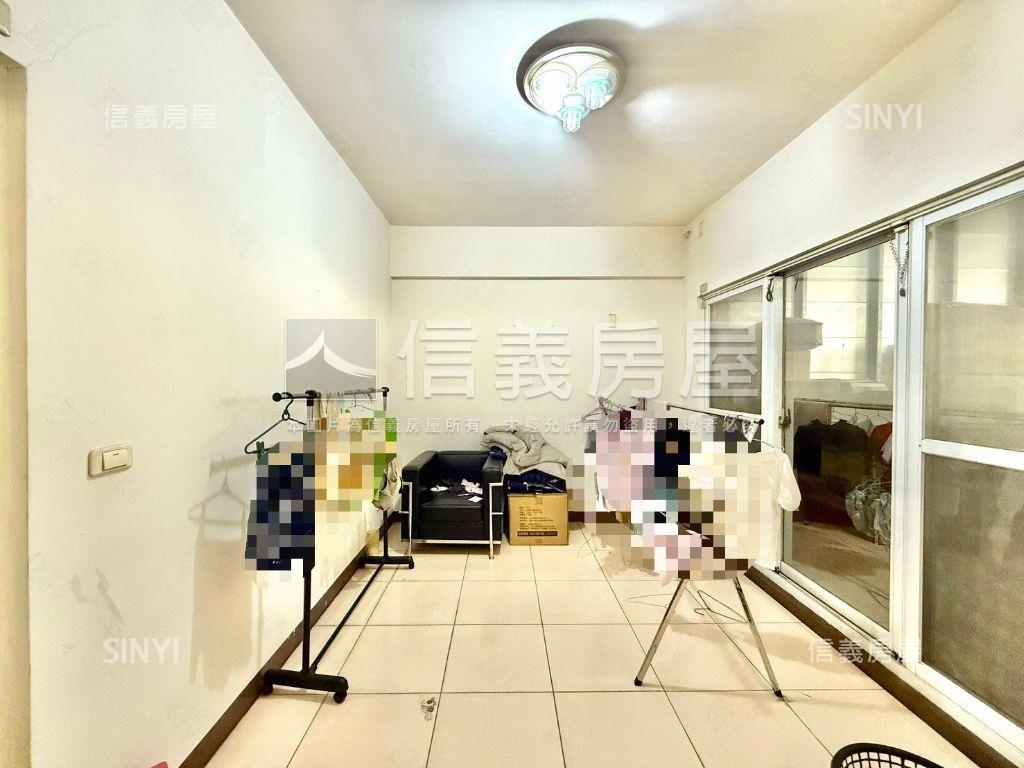 仁武面寬黃金店住房屋室內格局與周邊環境