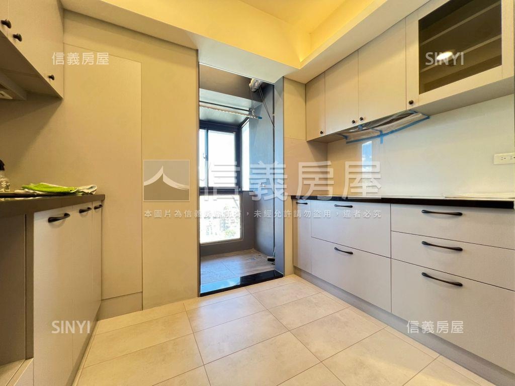 ［名人觀邸］景觀三房車位房屋室內格局與周邊環境