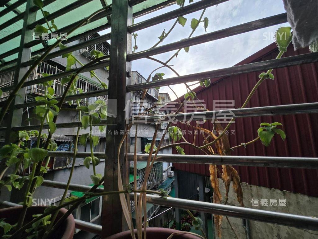 中正路華廈三房房屋室內格局與周邊環境