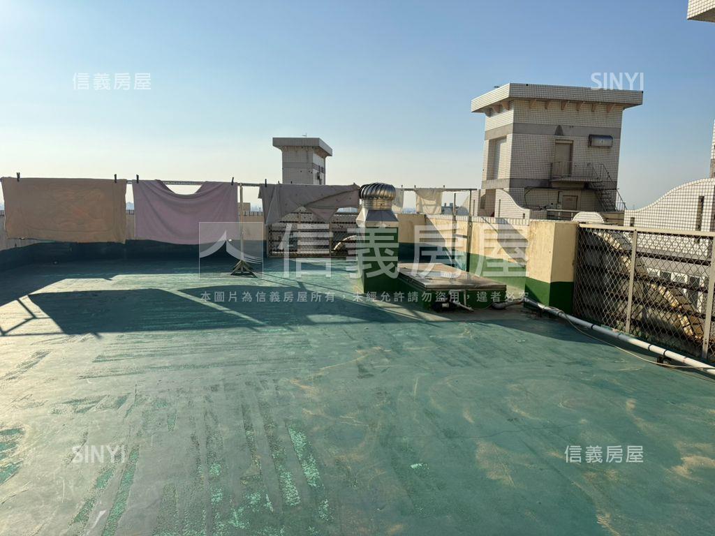 龍家族。近警總三房附車位房屋室內格局與周邊環境