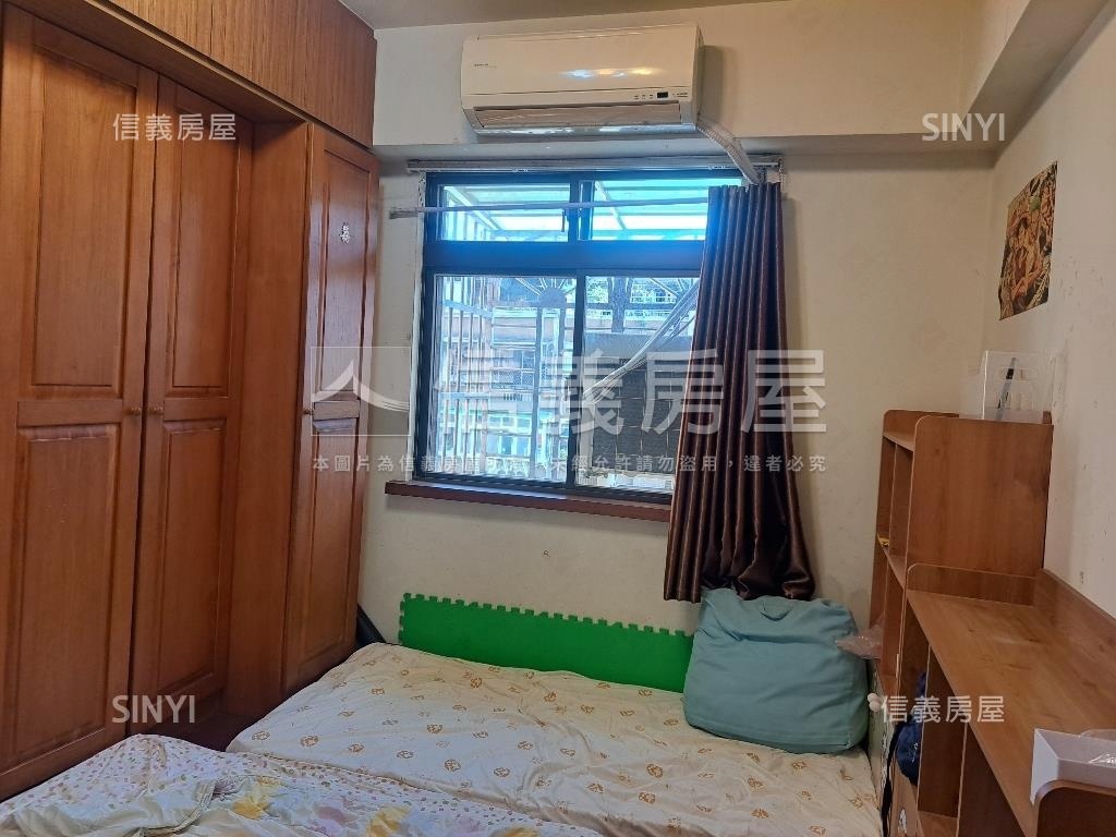 秀朗國宅３房車位房屋室內格局與周邊環境