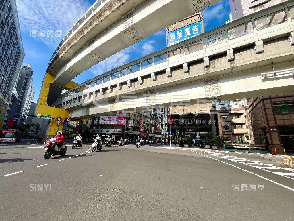 近中和捷運坡平車位房屋室內格局與周邊環境