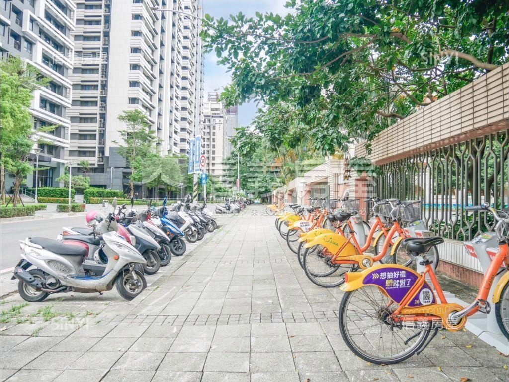 ＮＹ璞緻二房車位房屋室內格局與周邊環境