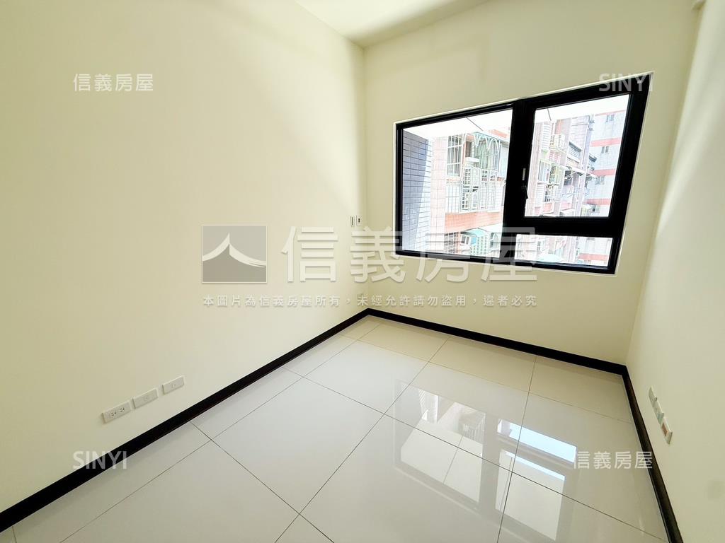 專任景安全新後棟兩房車位房屋室內格局與周邊環境