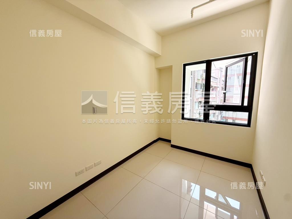 專任景安全新後棟兩房車位房屋室內格局與周邊環境
