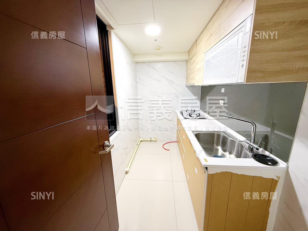 專任景安全新後棟兩房車位房屋室內格局與周邊環境
