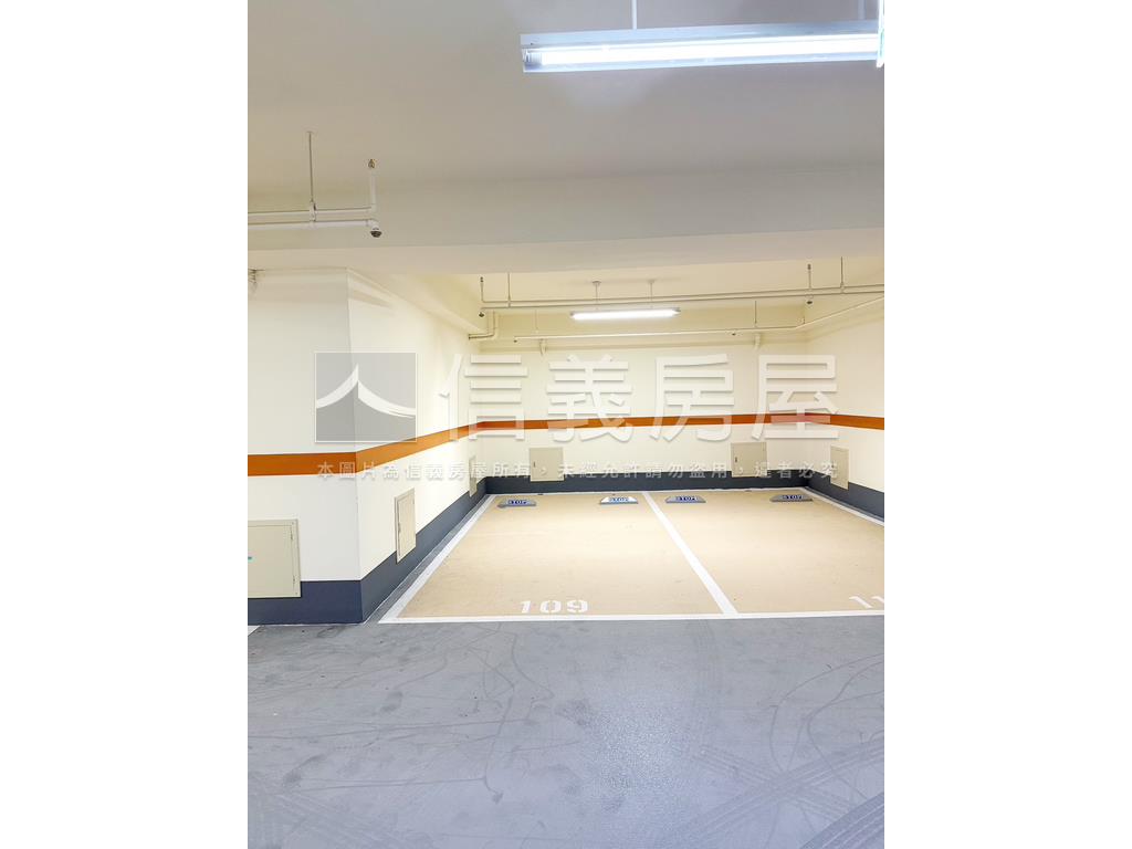 專任景安全新後棟兩房車位房屋室內格局與周邊環境