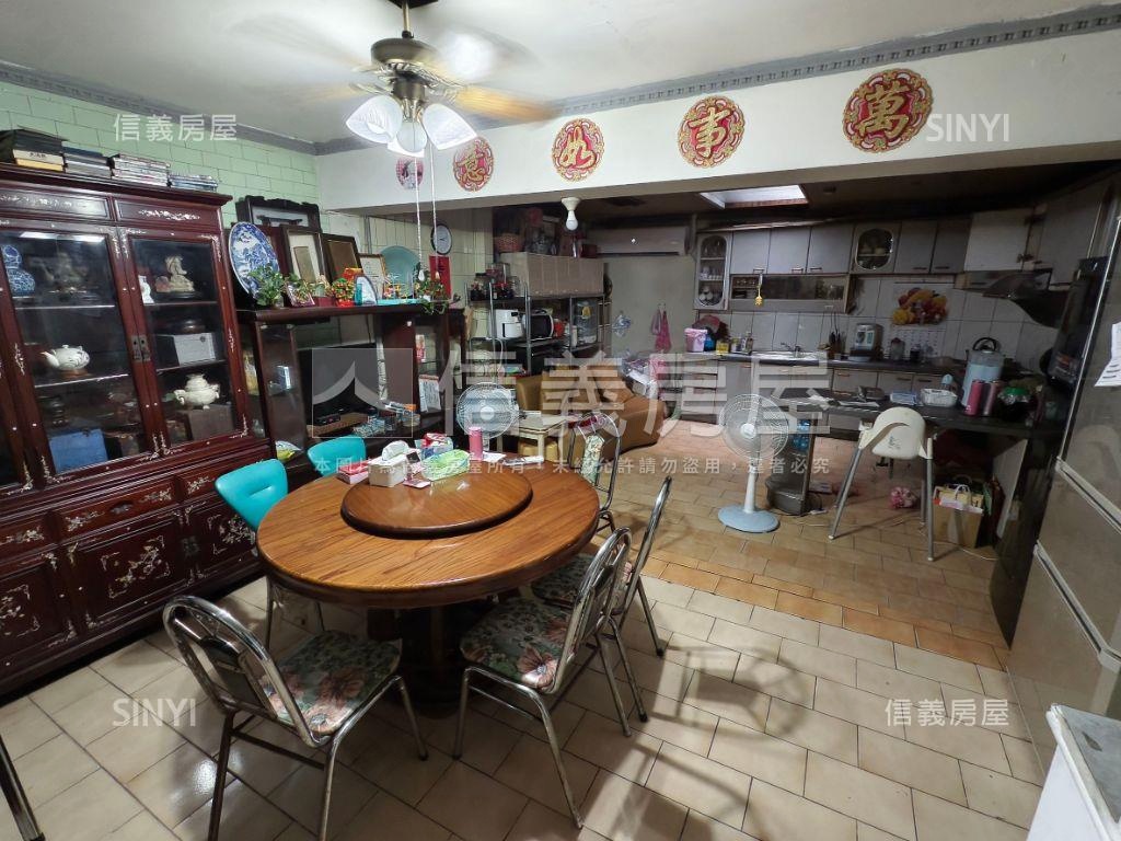 青島路大地坪透店讚房屋室內格局與周邊環境