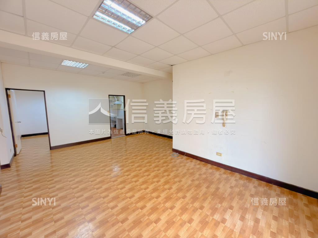 近四號公園黃金三樓房屋室內格局與周邊環境