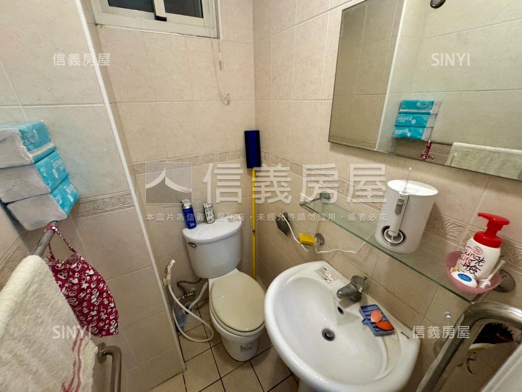 水湳車庫美美透天房屋室內格局與周邊環境