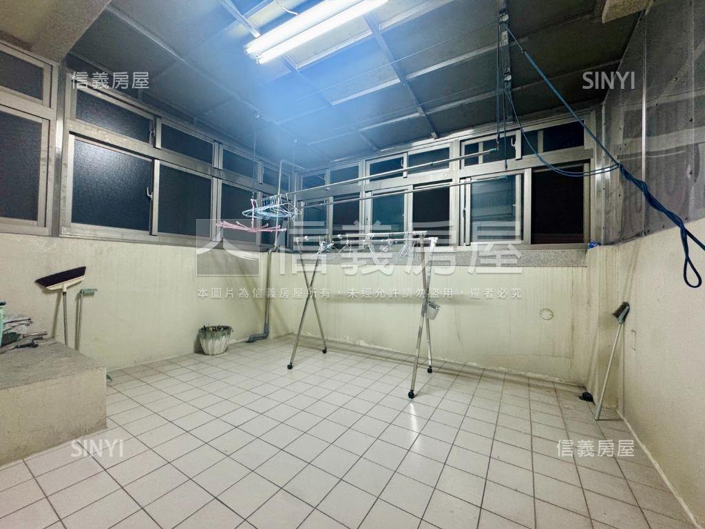 水湳車庫美美透天房屋室內格局與周邊環境