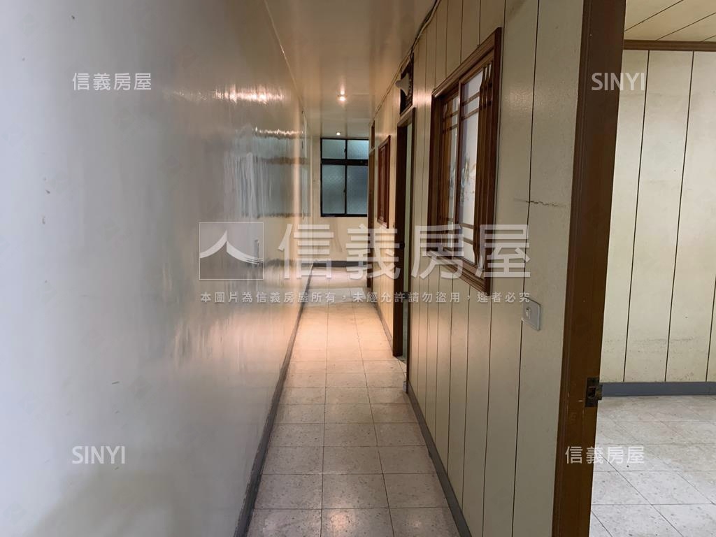 近捷運旁公寓３樓房屋室內格局與周邊環境