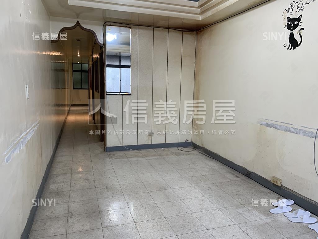 近捷運旁公寓３樓房屋室內格局與周邊環境