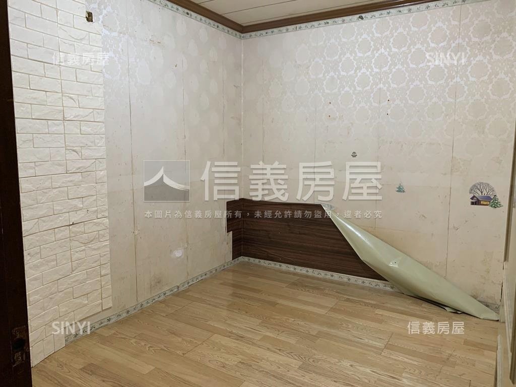 近捷運旁公寓３樓房屋室內格局與周邊環境