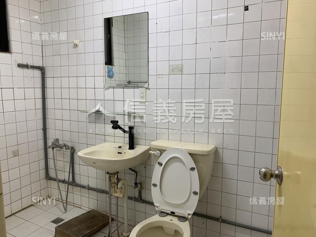 近捷運旁公寓３樓房屋室內格局與周邊環境