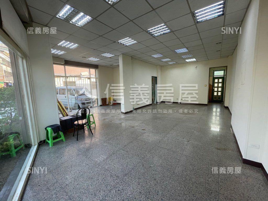 家樂福旁熱鬧吃市獨棟店面房屋室內格局與周邊環境