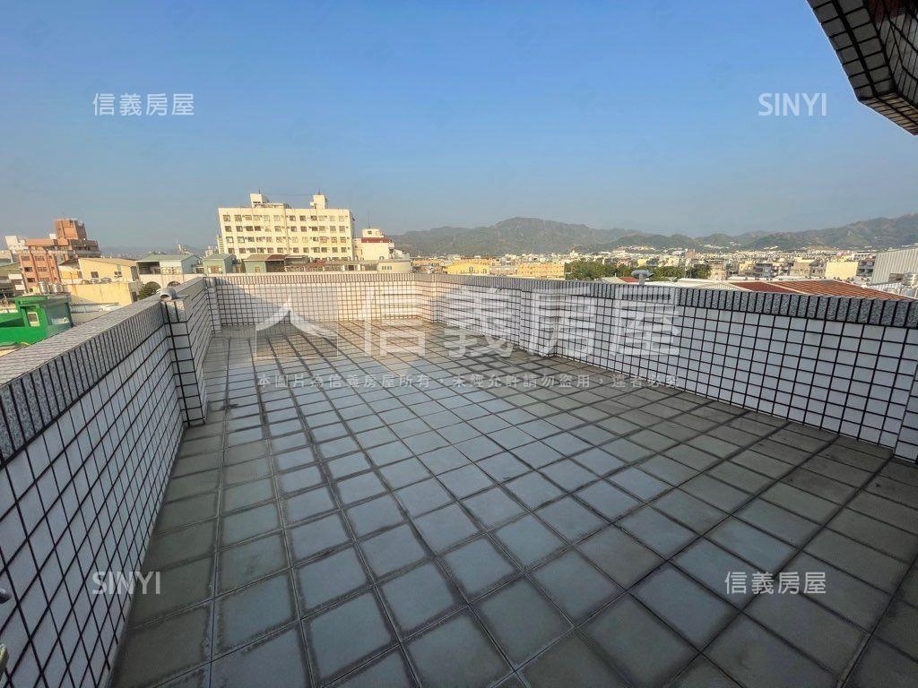 家樂福旁熱鬧吃市獨棟店面房屋室內格局與周邊環境