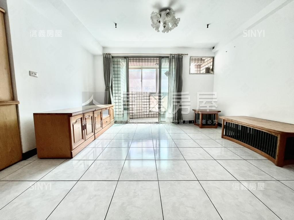 公園捷運市場機能好三房車房屋室內格局與周邊環境