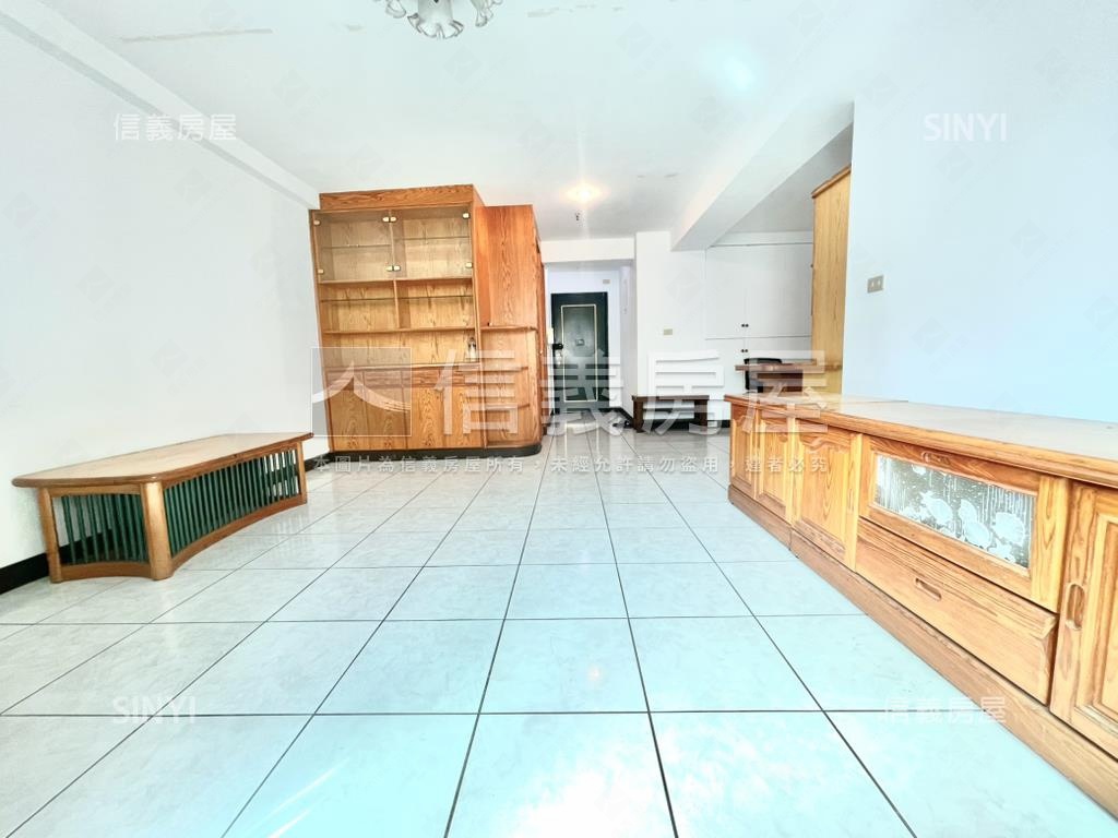 公園捷運市場機能好三房車房屋室內格局與周邊環境