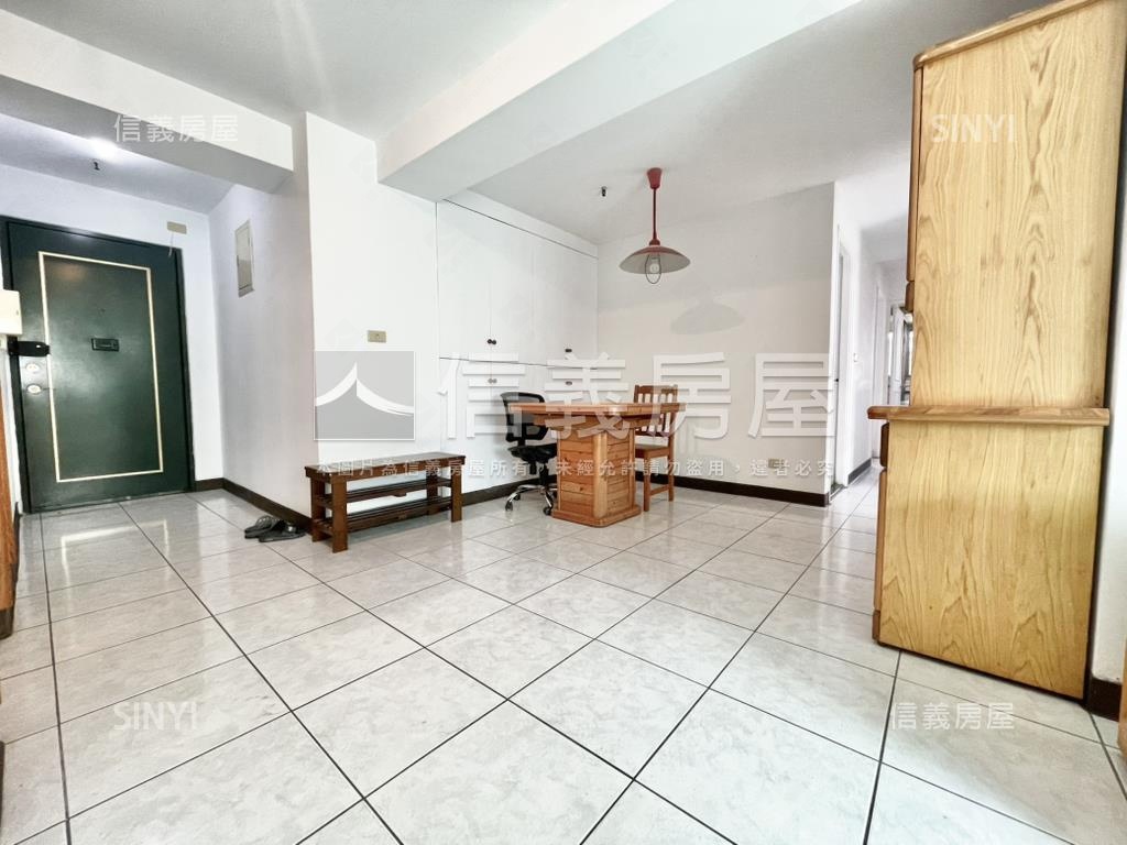 公園捷運市場機能好三房車房屋室內格局與周邊環境