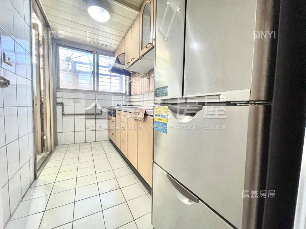 公園捷運市場機能好三房車房屋室內格局與周邊環境