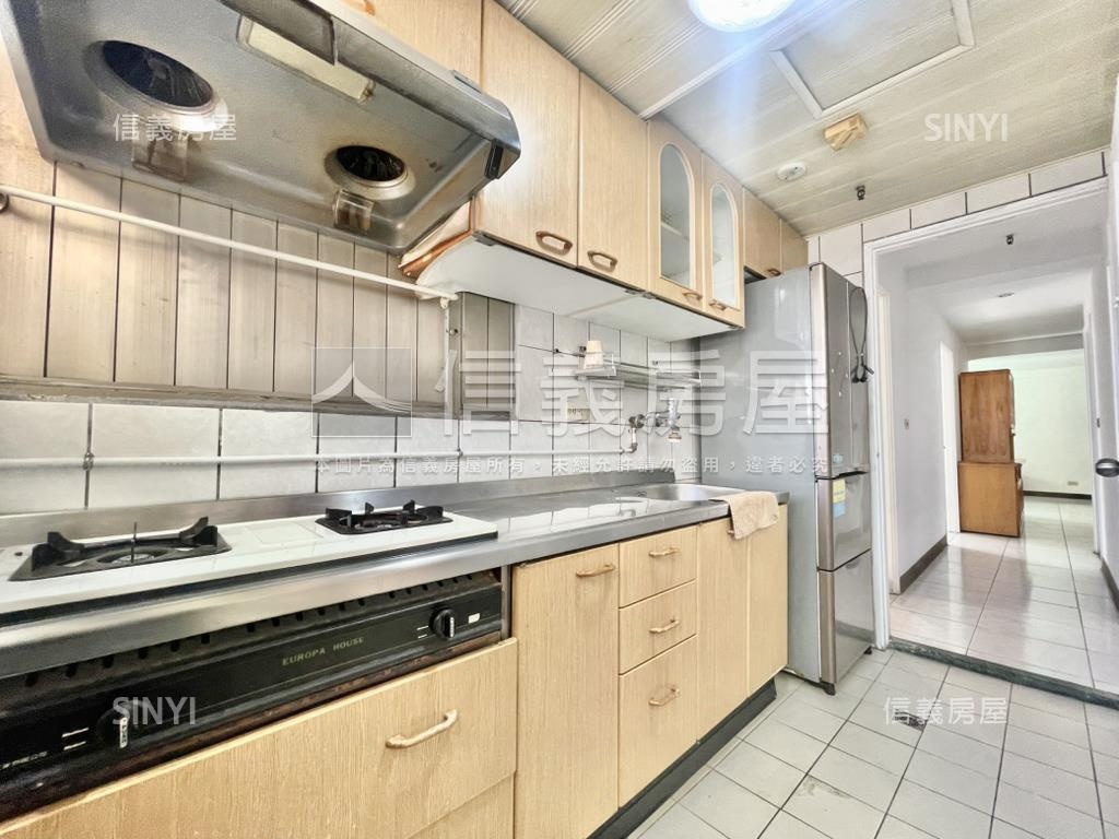 公園捷運市場機能好三房車房屋室內格局與周邊環境