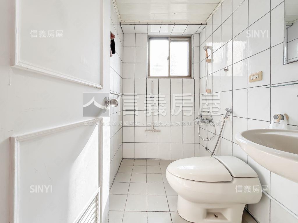 捷運市場機能棒棒三房車位房屋室內格局與周邊環境