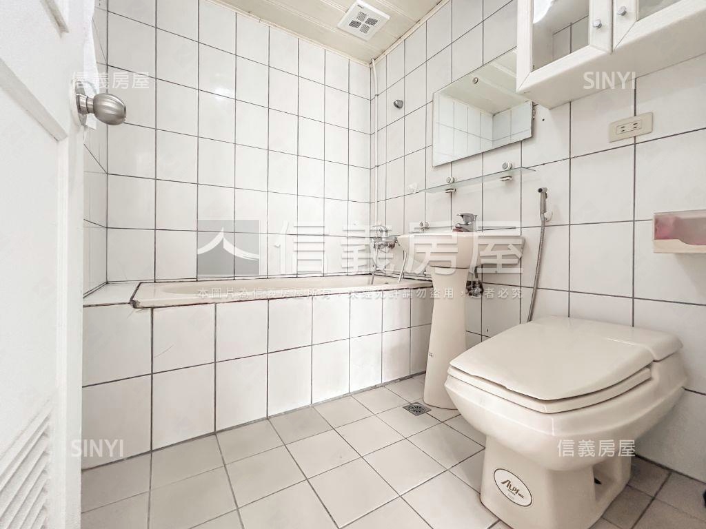 捷運市場機能棒棒三房車位房屋室內格局與周邊環境