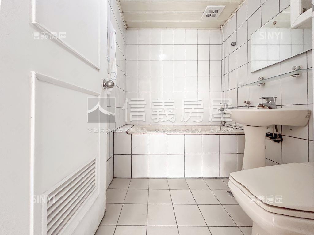 捷運市場機能棒棒三房車位房屋室內格局與周邊環境