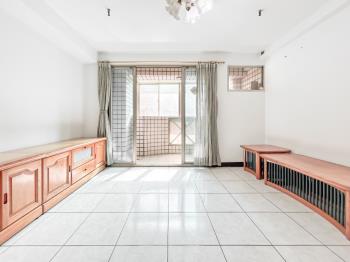 捷運市場機能棒棒三房車位