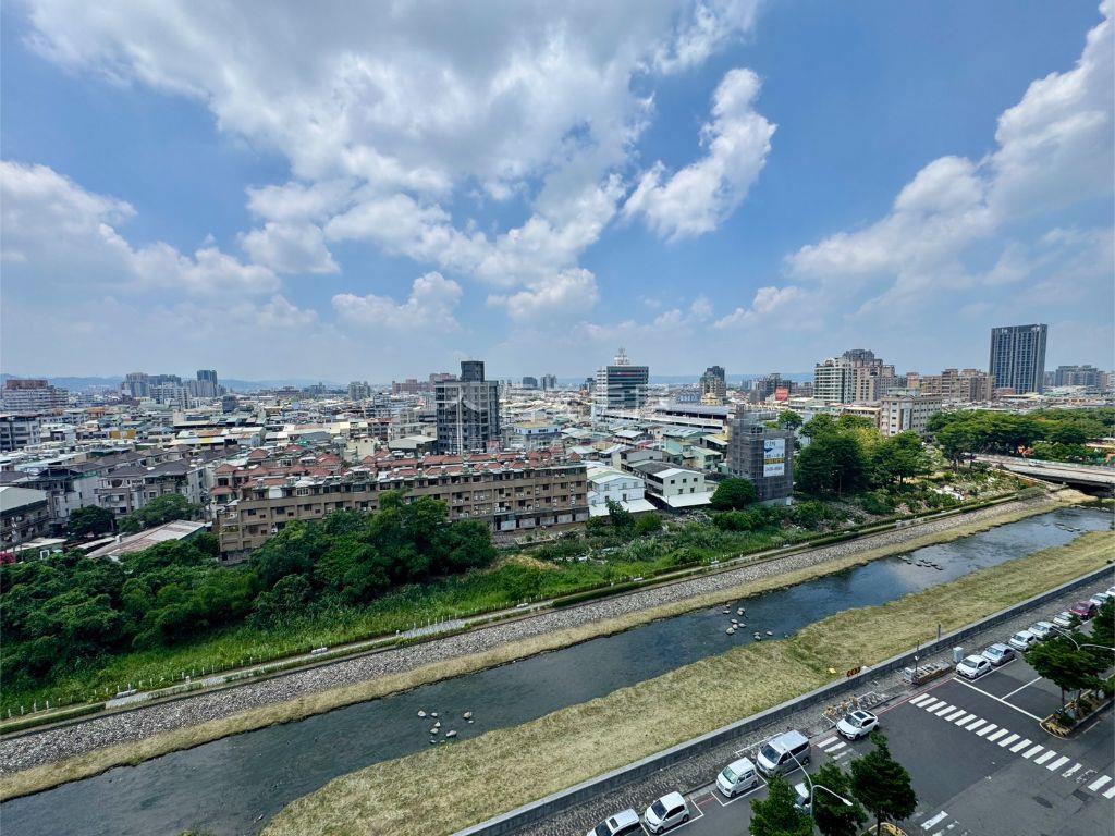 興大河畔⭐平車精裝樹梢戶房屋室內格局與周邊環境
