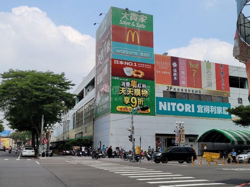 興大河畔⭐平車精裝樹梢戶房屋室內格局與周邊環境