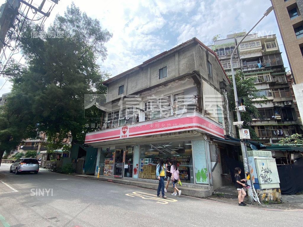 世新大學人潮金店面房屋室內格局與周邊環境