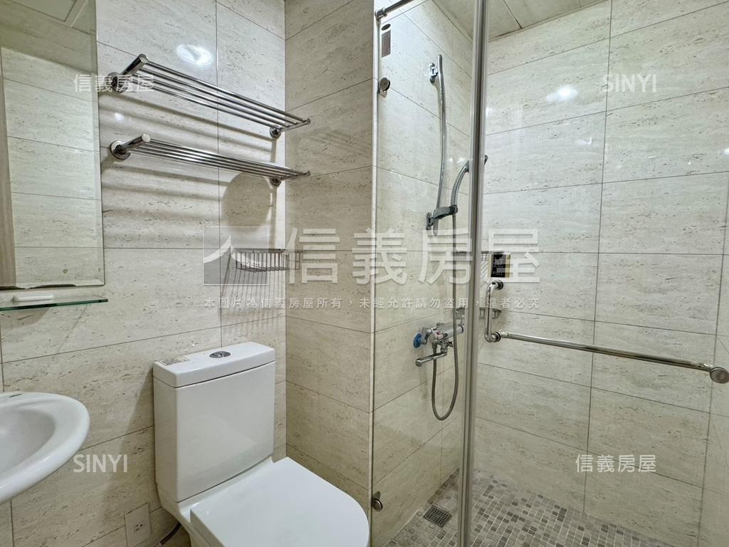 近成大｜木質雅緻三房平車房屋室內格局與周邊環境