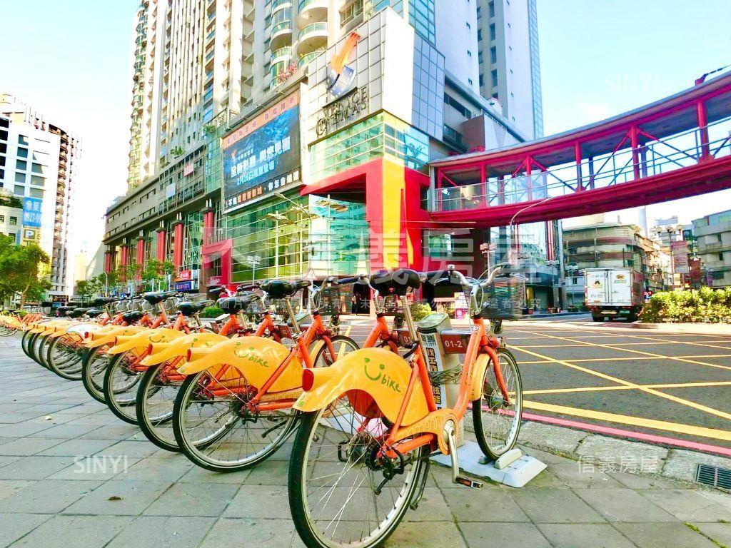 近Ａ２２站收租店面房屋室內格局與周邊環境